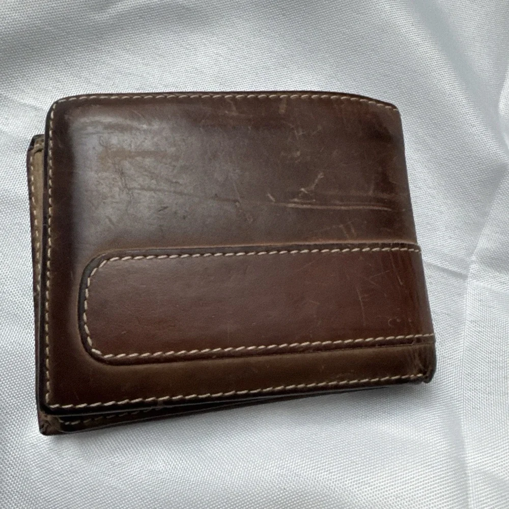 RARE Carhartt Men's Two-Tone Passcase Leather wallet
